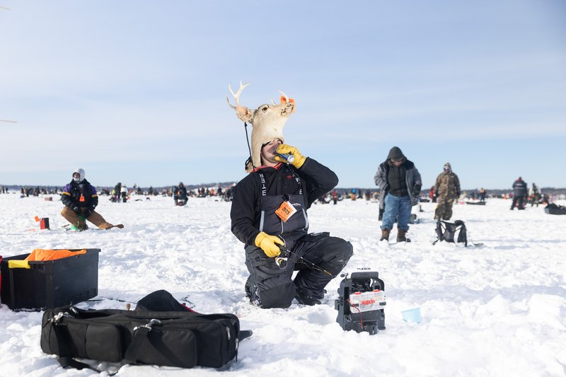 Explore ice fishing game online Explore ice fishing game online